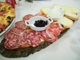 Cena  a base di carne al ristorante pizzeria Settecento