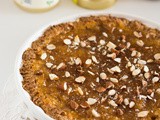 Crostata friabile con datteri ,marmellata e mandorle | ricetta senza burro