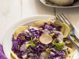 Insalata con cavolo cappuccio mele finocchi e noci
