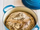 Pane senza impasto con noci e uvetta