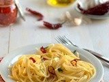 Spaghetti aglio olio e peperoncino