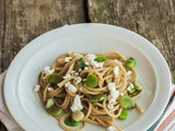 Spaghetti integrali con fave e ricotta fresca sarda di pecora