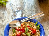 Spaghetti integrali con pomodorini e tonno