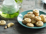 Lebanese butter cookies (ghraybeh) recipe