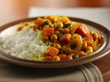 Moroccan Garbanzo Beans with Raisins Recipe