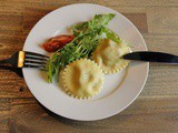 Ravioli gevuld met rucola pesto en tamme kastanjepuree