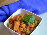 Gobi matar masala - cauliflower peas masala