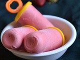 Strawberry frozen yogurt popsicles - summer special