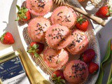 Fresh and Easy Strawberry Glazed Vanilla Cupcakes