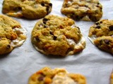 Gooey Cornflake, Marshmallow and Chocolate Cookies