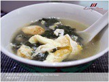 30-Minute Meal: Delicious Salted Egg Kau Kee Soup ( 咸蛋九杞菜汤 )