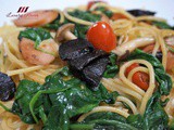 Black Garlic Spaghetti with Cheese Sausage ( 黑蒜芝士香肠意粉 )