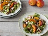 Geitenkaassalade met gegrilde nectarine & parmaham