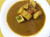 Potatoes in roasted coriander seed gravy (Aloo Masala Curry)