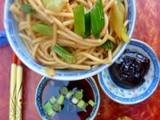 A lazy girl's supper: noodles with spicy spring onion sauce