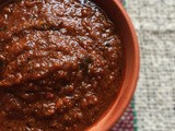 Poondu Kuzhambu| Garlic Kuzhambu | Spicy Garlic Curry from Tamil Nadu