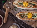 Khachapuri, pain géorgien au fromage et oeuf