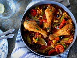 Poulet aux 3 poivrons oignons et olives