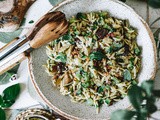 Salade de pâte au pesto, tomate et brocoli