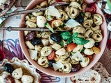 Salade de pâtes tortellinis au fromage, entrée froide