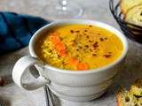 Soupe de potiron et carottes rôtis aux épices