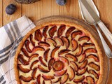 Tarte aux Quetsches à l'Amande et Pâte Rustique au Petit Epeautre complet