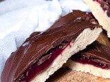 Biscuit glacé aux cacahuètes et framboises au chocolat facile