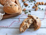 Petit pain aux tomates et amandes