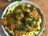 Poulet sauce tomate et champignon et sa purée