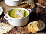 Soupe à l’oignon et tuile de Pecorino