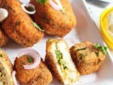 Bread Paneer Pakoda Sandwich Recipe