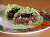 Matcha/ Cocoa Spiral Mooncakes with Red bean/ Sesame Mochi Filling