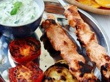 Frigarui tandoori cu raita de castraveti - Tandoori chicken with cucumber raita