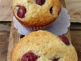 Muffins cu visine din compot