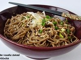 Retete japoneze: Salata de taitei soba cu seminte de susan si ceapa verde