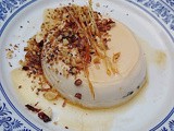 Punjena pannacotta s tostiranim lješnjacima