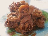 المْخَرْقَة-الشّباكيّة/ Chebakia or Chebakiya (Mkharqua-Mkharka-Mkhar9a)/The Classic Moroccan Flower Cookies / Chabakia ou Chabakiya ou Tresses (Roses) au miel, specialité de cuisine Marocaine! [Flickr]