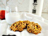 Naturally Sweetened Breakfast Cookies with Oats, Almond, and Peaches