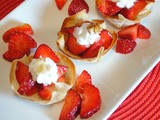 Super Easy Dessert – Wonton Cups Filled with Strawberries and Cream