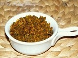 Pavakkai Podi / Bitter Gourd Podi / Spiced Bitter Gourd Powder