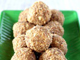 Policha Laddu – Policha Ladoo – Laddu Made from Left-over Chapathi – Chapathi Ladoo