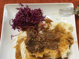 Gulash, Mashed Potatoes & Red cabbage