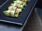 Petits roules de courgettes grillees au saumon et citrons confits