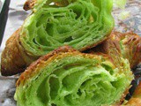 Flaky Pandan Croissant @ 亚洲风味香兰牛角酥面包