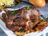 Gigot d’agneau au four bien fondant