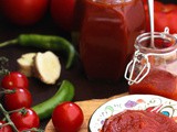 Easy homemade tomato ketchup with fresh tomatoes
