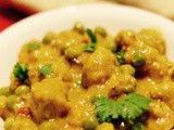 Soya Nuggets and Peas in a tangy gravy