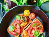 Spanish Tomato Toast (Pan Con Tomate)