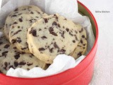 Eggless Chocolate Chip Shortbread Cookies | Christmas Chocolate Cookies