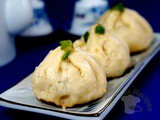 Shengjian Bao ~ Pan-fried Pork Buns ~ 生煎包